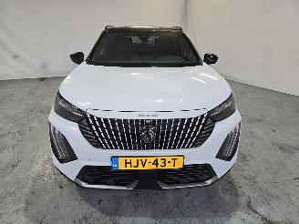 Peugeot 2008 1.2 Hybrid 145 GT picture 2