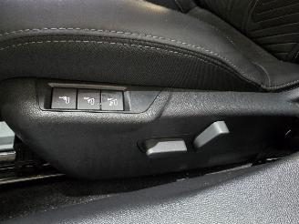 Peugeot 2008 1.2 Hybrid 145 GT picture 42