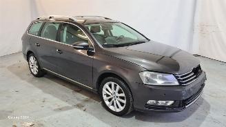 Schadeauto Volkswagen Passat 20  TDI 2010/11