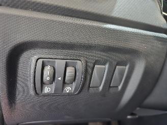 Renault Captur 1.2 TCe Helly Hansen picture 28