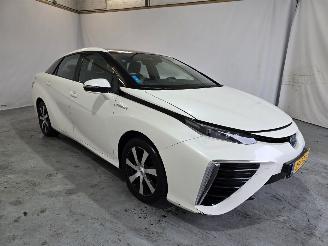 Vaurioauto  passenger cars Toyota Mirai FCV Executive 2019/5