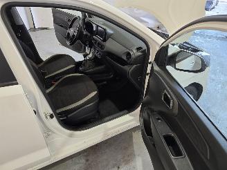 Hyundai I-10 1.0 Comfort picture 13