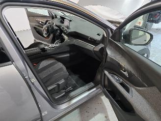 Peugeot 3008 1.2 PureTech Active picture 18