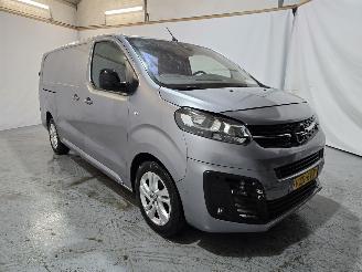 krockskadad bil bedrijf Opel Vivaro 2.0 Diesel 145 L3 2023/10