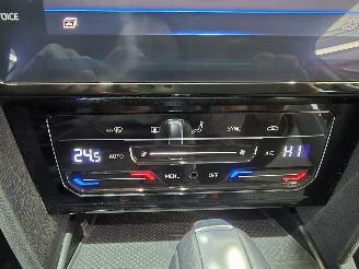 Volkswagen Passat Variant 1.5 TSI Business picture 33