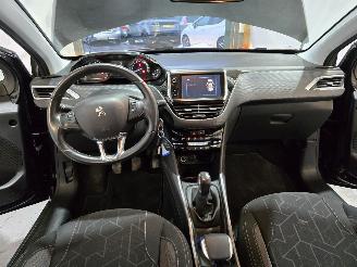 Peugeot 2008 1.2 PureTech Allure picture 20