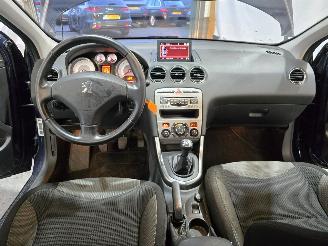 Peugeot 308 1.6 VTi Signature picture 18