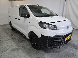 damaged commercial vehicles Toyota Proace Long Worker 2.0 D-4D L2 Challenger 2024/10