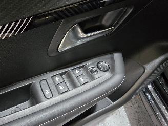 Peugeot 208 1.2 PureTech 100 Allure picture 26