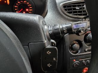 Renault Clio 1.2-16V Special Line picture 23