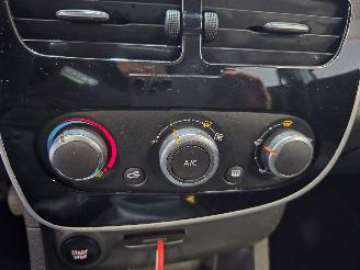 Renault Clio 1.5 dCi ECO Expression picture 34