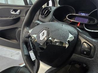 Renault Clio 1.5 dCi ECO Expression picture 18