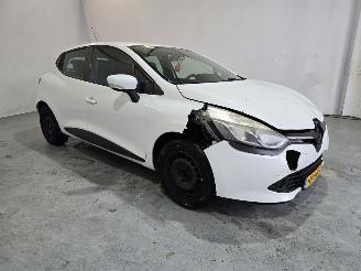 Schadeauto Renault Clio 1.5 dCi ECO Expression 2015/12
