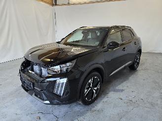 Peugeot 2008 1.2 Hybrid 145 GT picture 3