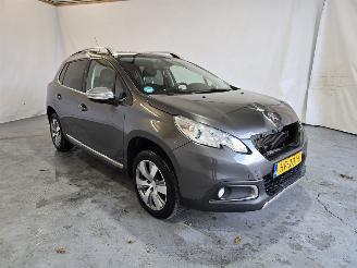 Avarii autoturisme Peugeot 2008 1.2 PureTech Blue Lease Executive 2015/10
