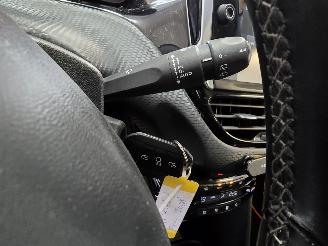 Peugeot 2008 1.2 PureTech Blue Lease Executive picture 24