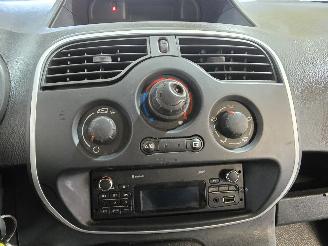 Renault Kangoo 1.5 dCi 90 Express Maxi Black Edition S&S picture 31