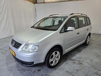 Volkswagen Touran 1.6-16V FSI Optive I picture 3