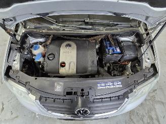 Volkswagen Touran 1.6-16V FSI Optive I picture 11