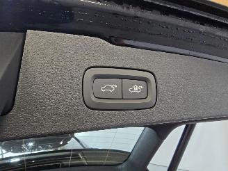 Volvo V-60 2.0 T6 Plug-in hybrid AWD Plus Dark picture 25