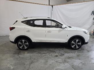 MG ZS EV Luxury 45 kWh picture 8