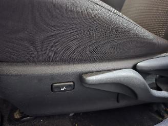 Toyota Auris 1.8 Hybrid Lease+ picture 40