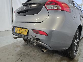 Volvo V-40 2.0 D2 R-Design Bns picture 9