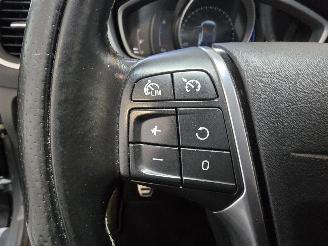 Volvo V-40 2.0 D2 R-Design Bns picture 29