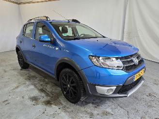 uszkodzony samochody osobowe Dacia Sandero 0.9 TCe Stepway Lauréate 2013/11