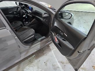 Peugeot 208 1.2 PT 75 Active picture 16