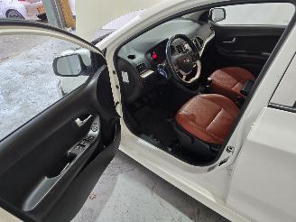 Kia Picanto 1.0 CVVT Design Ed. picture 17
