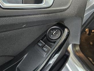 Ford Fiesta 1.0 Titanium picture 23