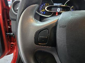 Renault Clio 0.9 TCe Expression picture 31