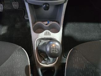 Peugeot 107 1.0-12V XS picture 28