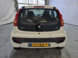Peugeot 107 1.0-12V XS picture 6