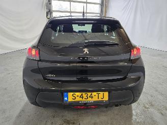 Peugeot 208 1.2 PT picture 6