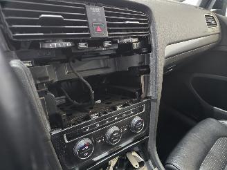 Volkswagen Golf E-Golf picture 11