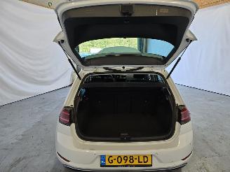 Volkswagen Golf E-Golf picture 17