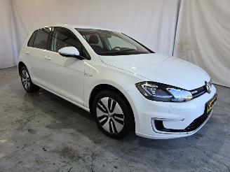 krockskadad bil auto Volkswagen Golf E-Golf 2019/10