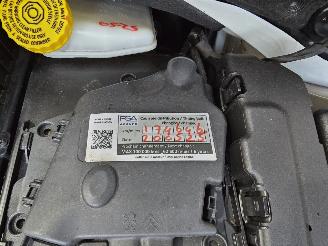 Citroën DS3 1.2 VTi So Chic picture 13