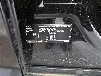 BMW iX eDrive20 67 kWh picture 18