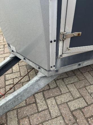 -  Titan Jelsum paardentrailer picture 6