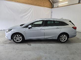 Opel Astra SPORTS TOURER+ picture 4