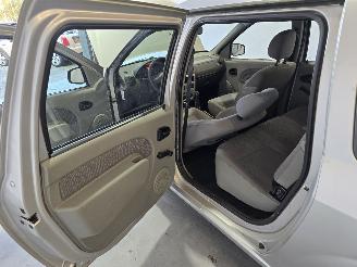 Dacia Logan 1.6 Lauréate picture 17