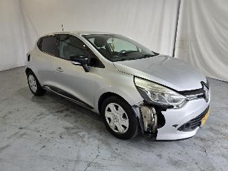 Schadeauto Renault Clio 1.5 DCI 2013/11