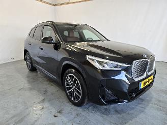 damaged passenger cars BMW iX1 eDrive20 67 kWh M Sport Edition 2025/8