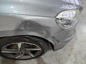 Volvo V-40 2.0 D2 R-Design Business picture 10