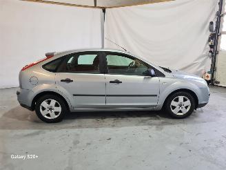 Ford Focus 1.6-16V First Edition picture 8