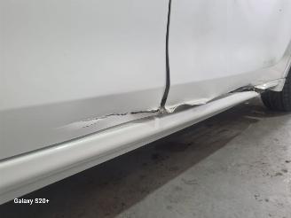 Peugeot 208 1.2 PureT. Signature picture 14