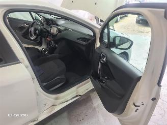 Peugeot 208 1.2 PureT. Signature picture 29